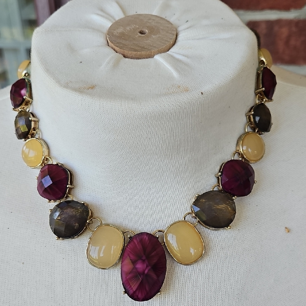 Elegant Gold and Purple Statement Necklace